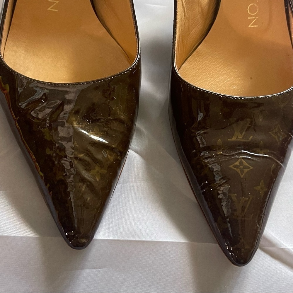 Louis Vuitton | Brown Patent Leather Pointed
Toe Slingback Sandals Heals | EU36 - Picture 12 of 15